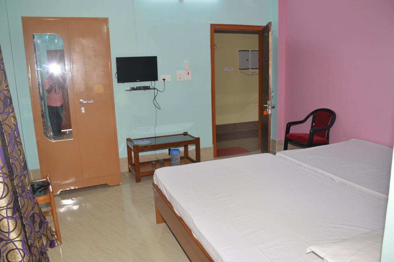 Hotel Kaustav Tezpur Exterior foto
